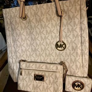 *SOLD* Michael Kors 'Jet Set' Logo Tote Set